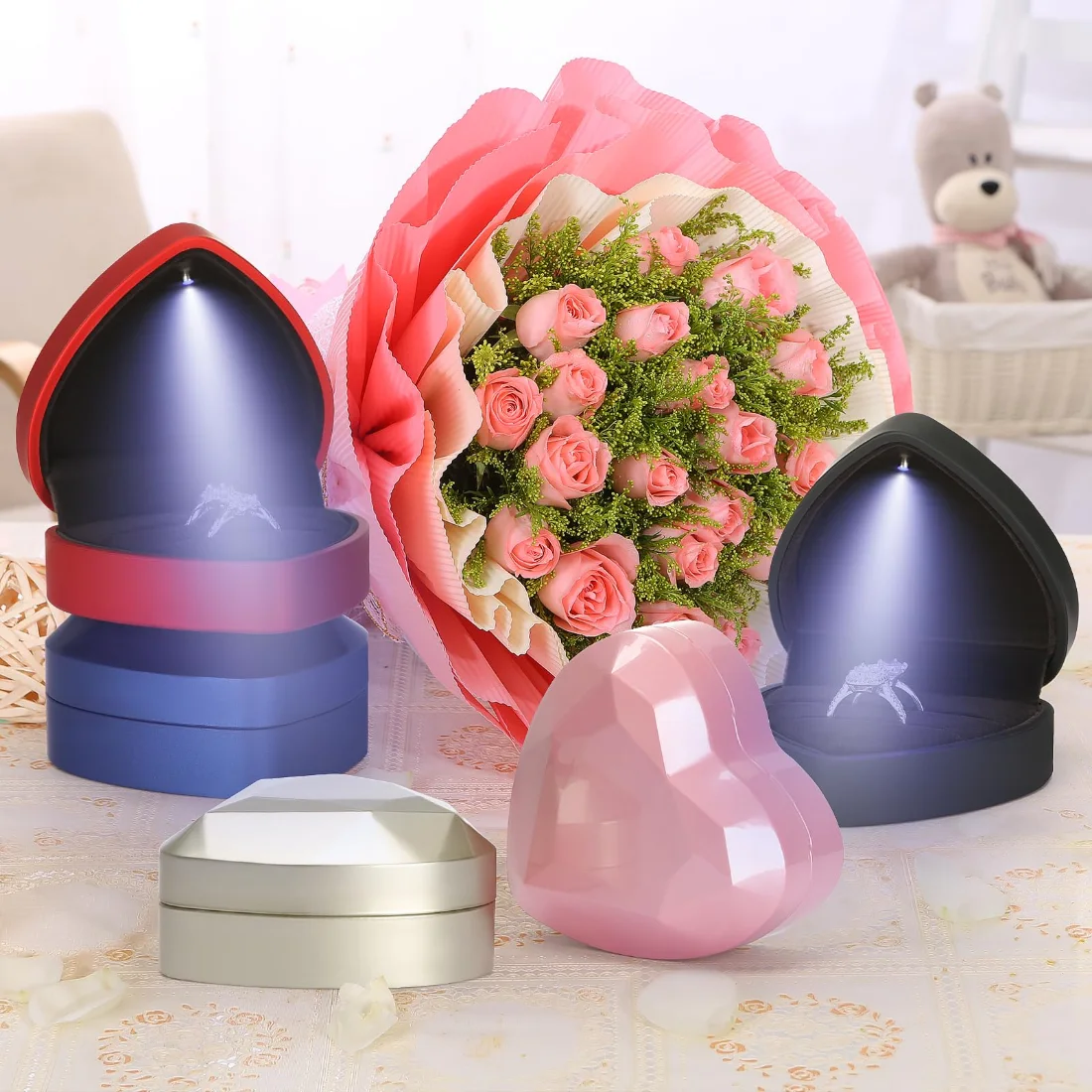 LETURE Heart LED Double Ring Box in Pink, view 5