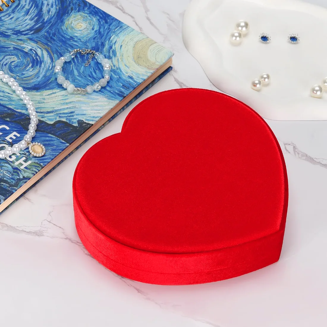 LETURE Heart Velvet Set Box in Red, view 5