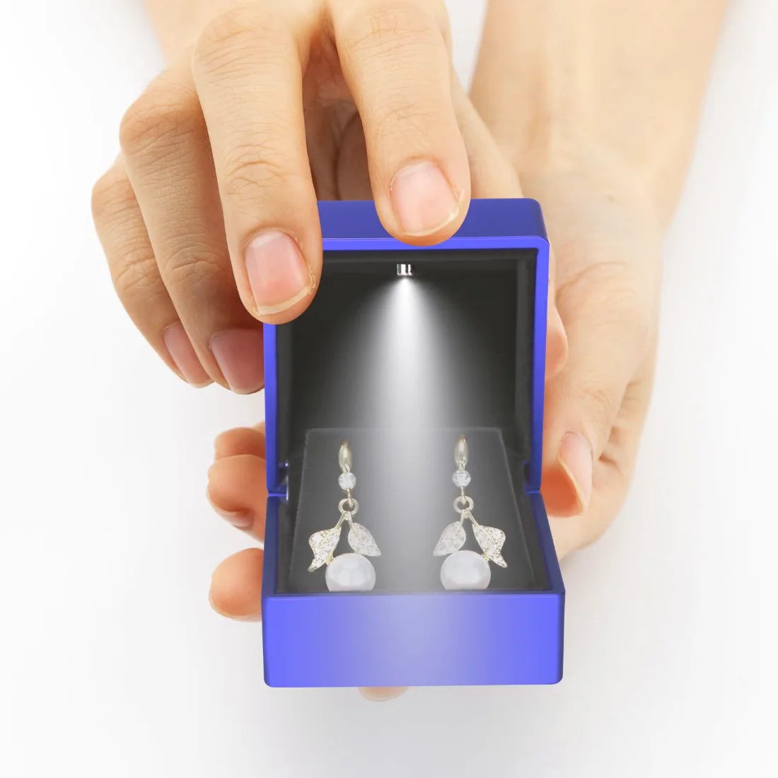 LETURE LED Stud Earring Box in Blue, view 4