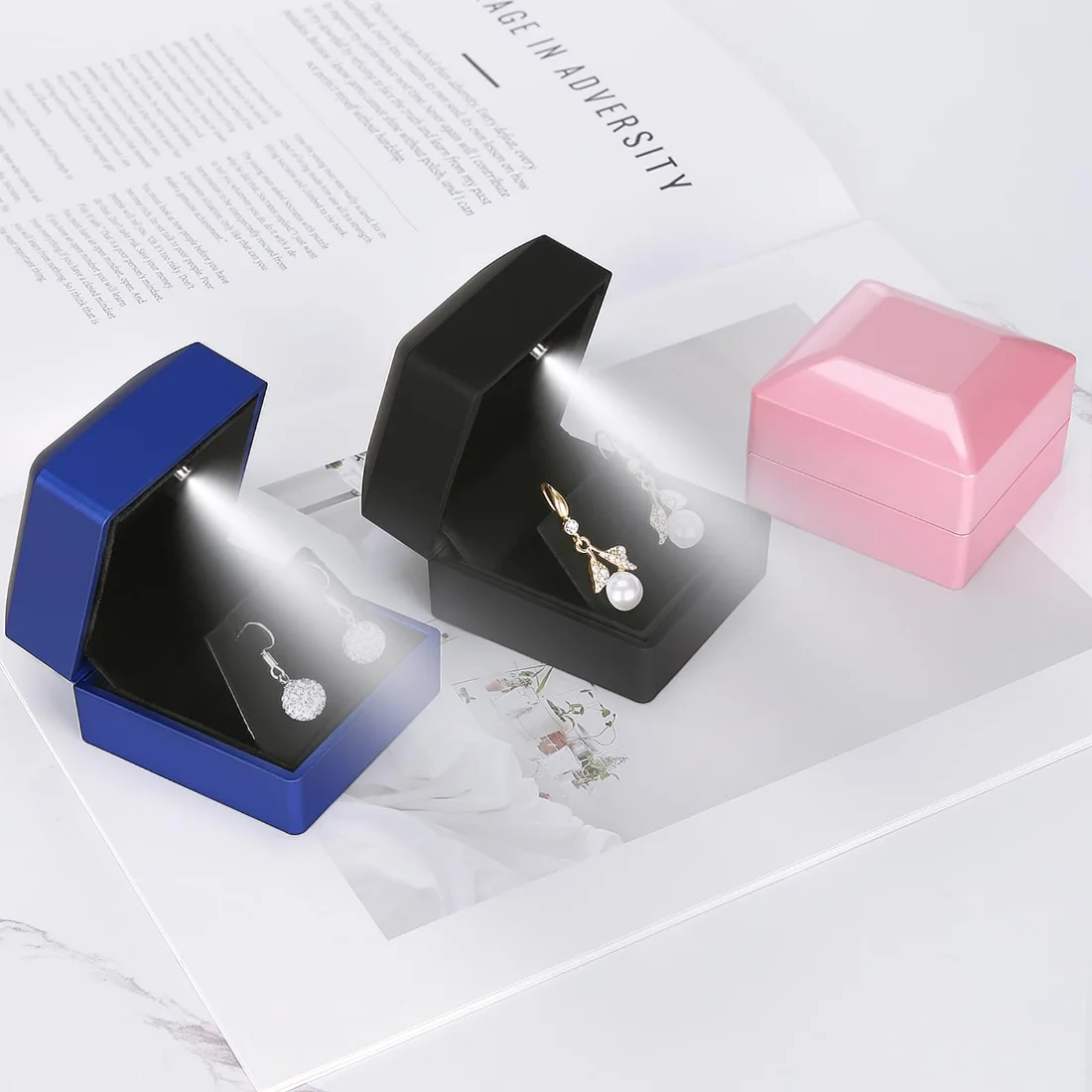 LETURE LED Stud Earring Box in Pink, view 3