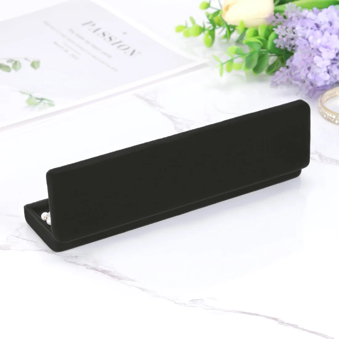 LETURE Metal LED Long Chain Box in Black, view 5