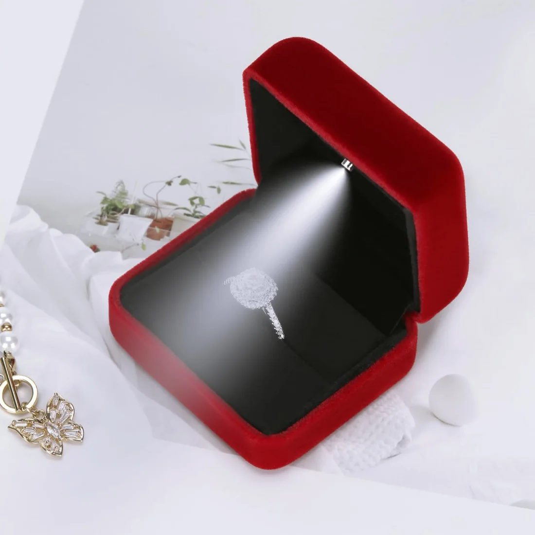 LETURE Metal LED Ring Box in Red, view 2