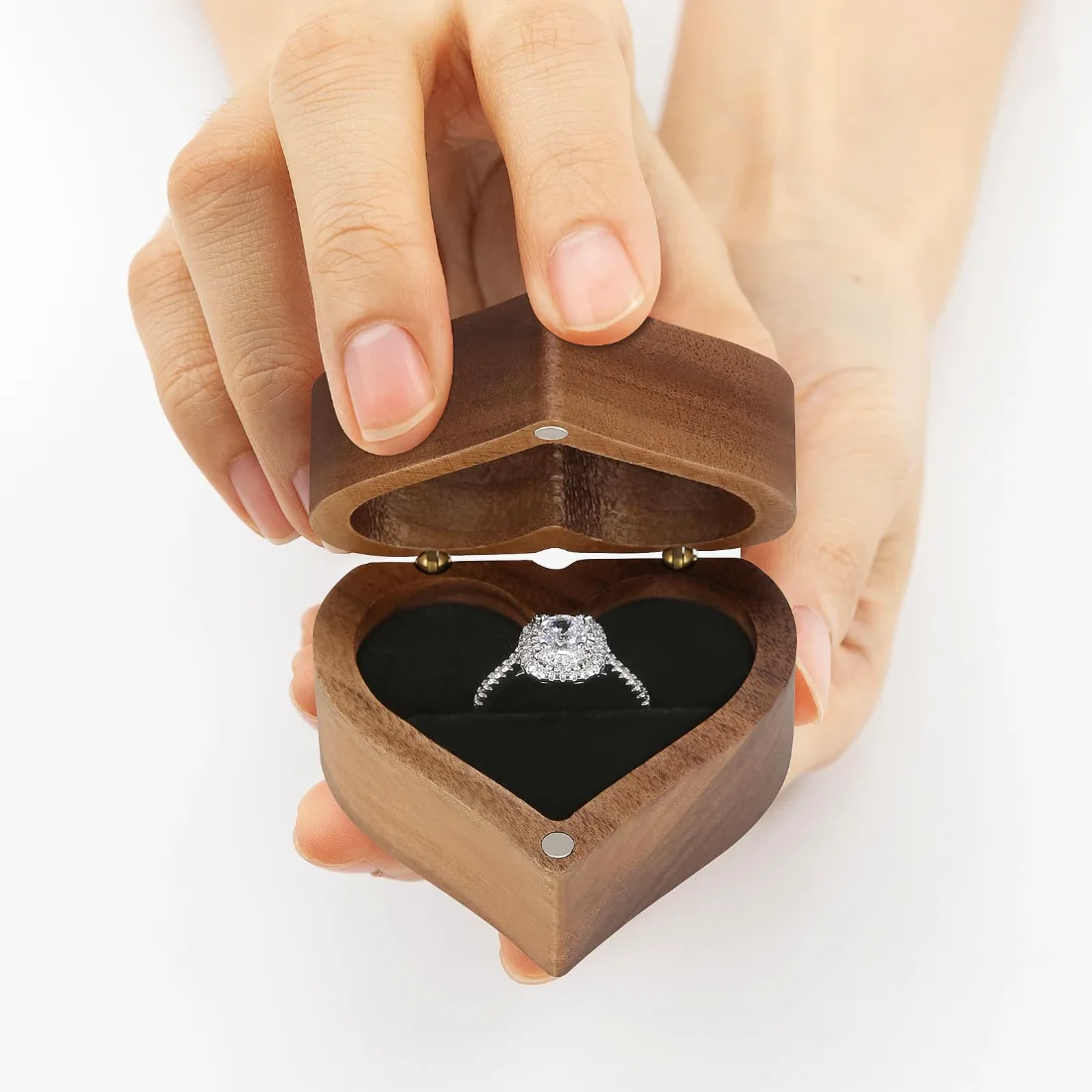 LETURE Wooden Heart Ring Box in Black lining, 1 slot, view 2