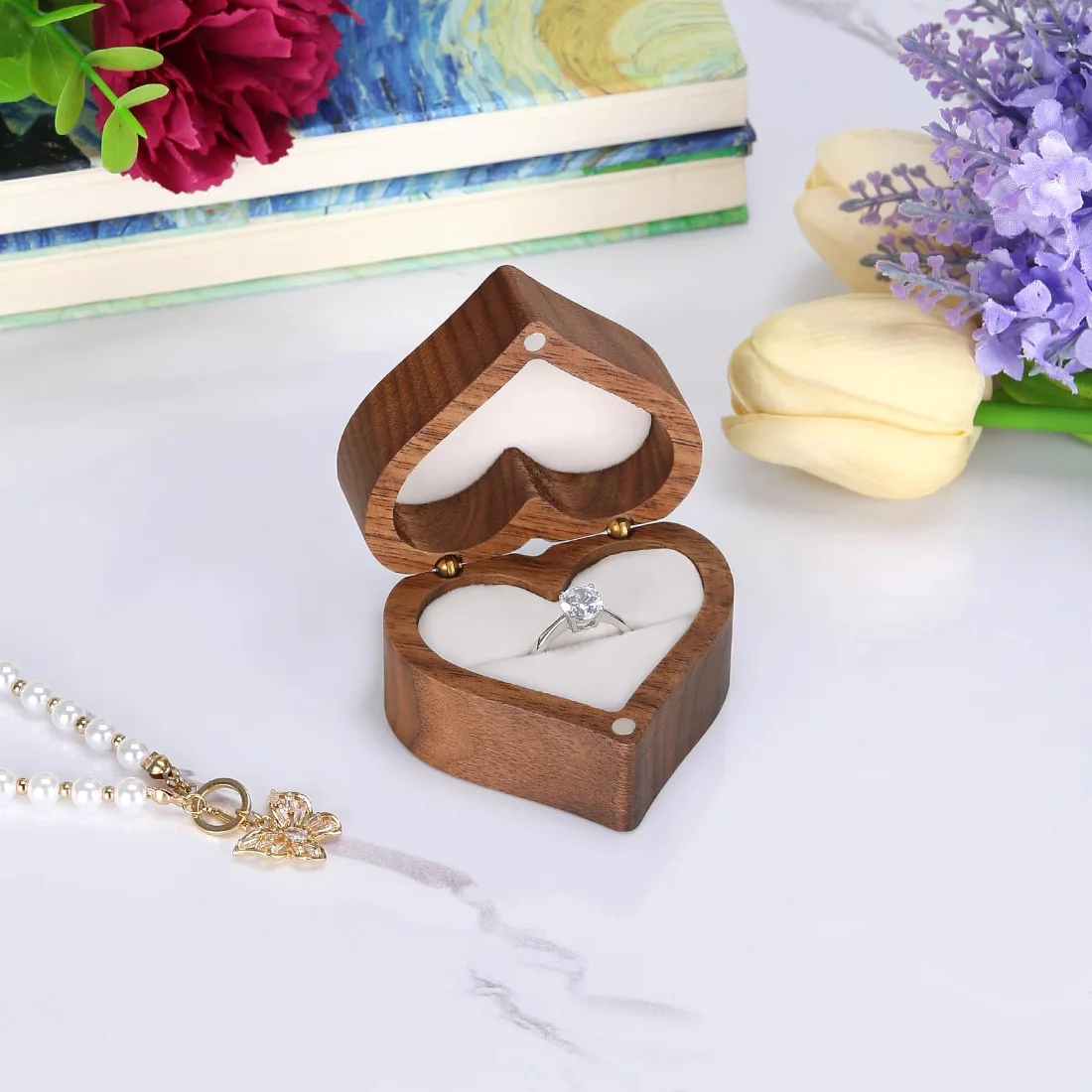 LETURE Wooden Heart Ring Box in White lining, 1 slot, view 4