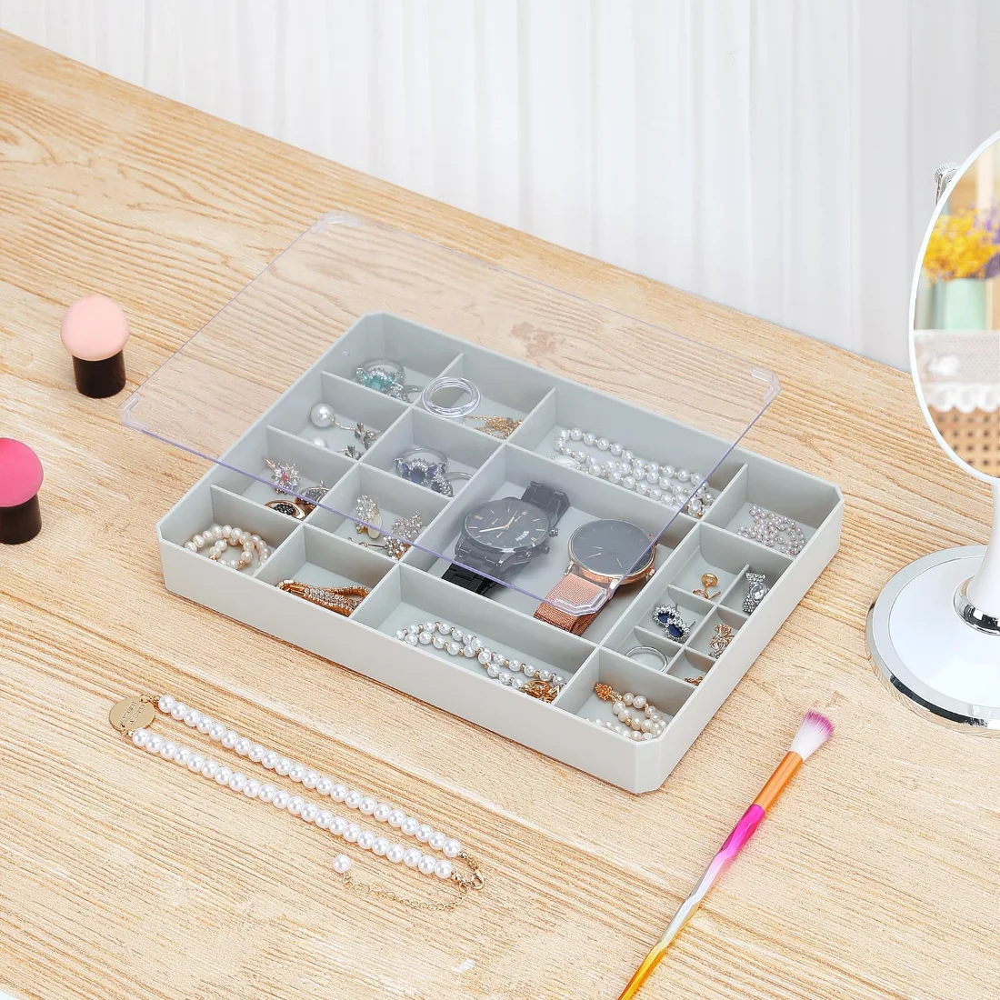 LETURE Clear Earring Organizer in Grey, view 5