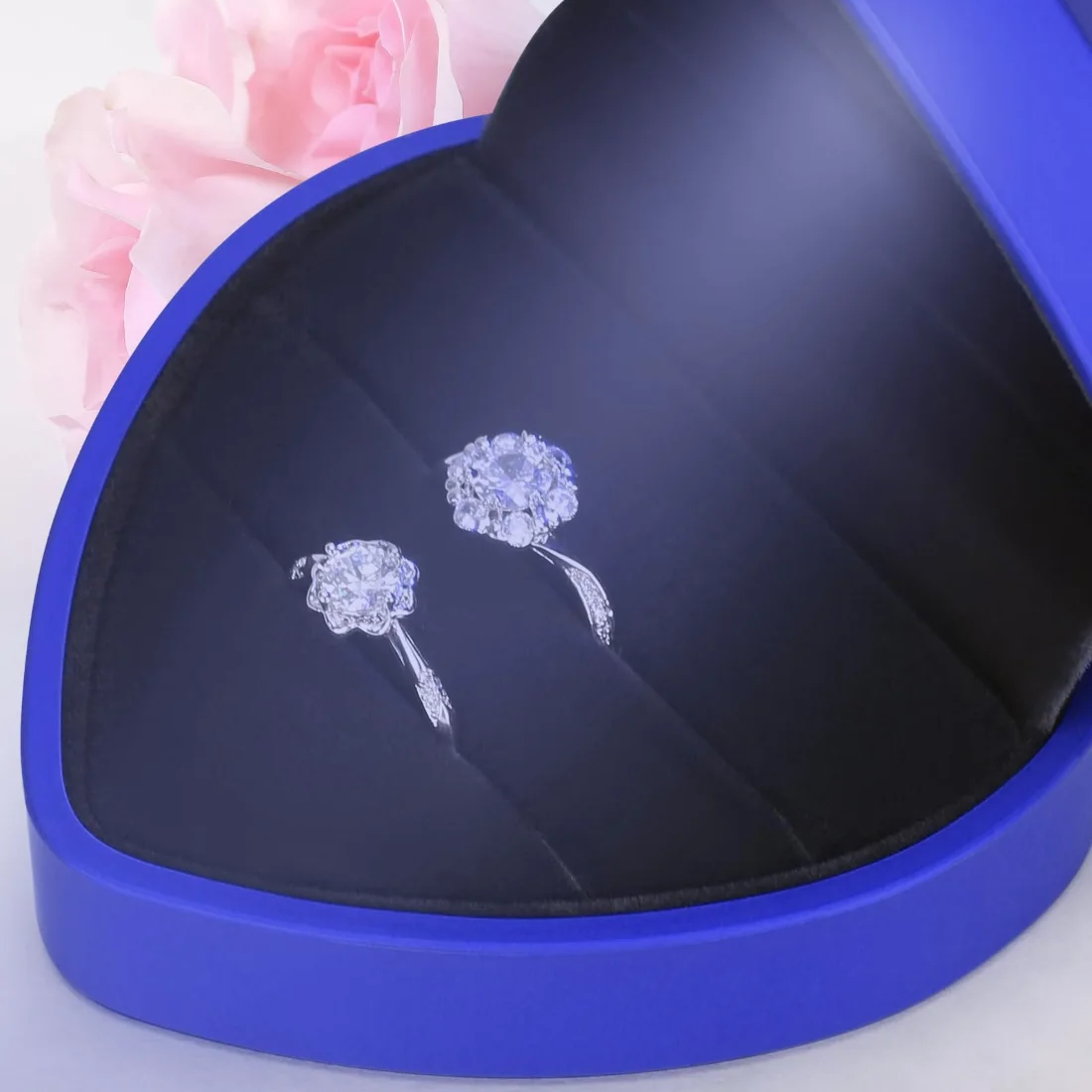 LETURE Heart LED Double Ring Box in Blue, view 3
