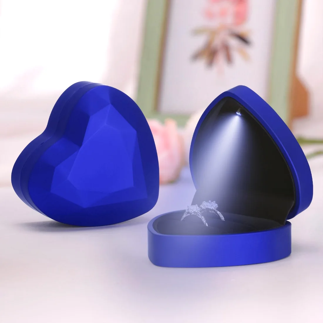 LETURE Heart LED Double Ring Box in Blue, view 4