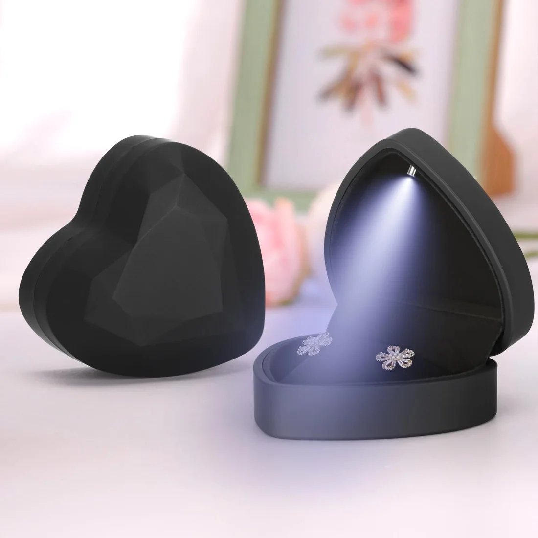 LETURE Heart LED Earring Box in Black, view 4