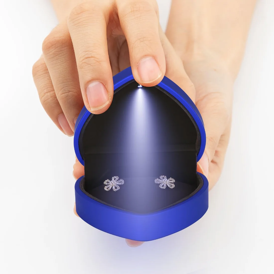 LETURE Heart LED Earring Box in Blue, view 2
