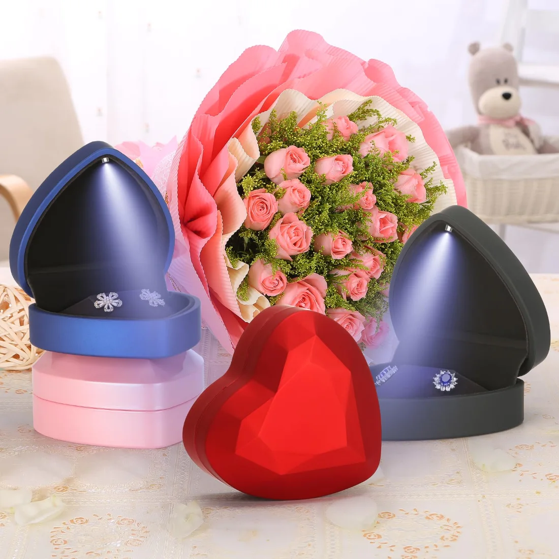 LETURE Heart LED Earring Box in Blue, view 5