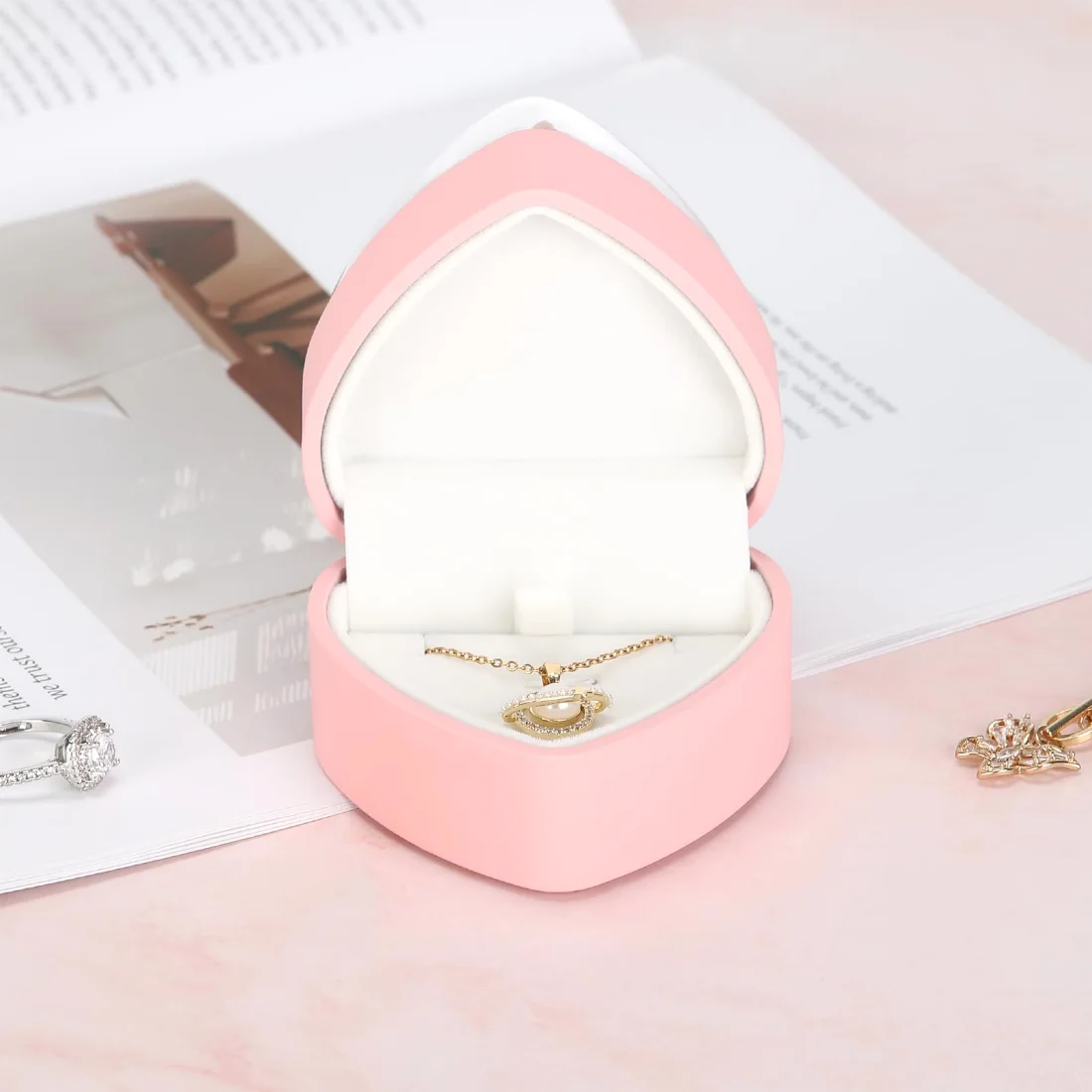 LETURE Heart Pendant Box with Flower in Pink, view 4