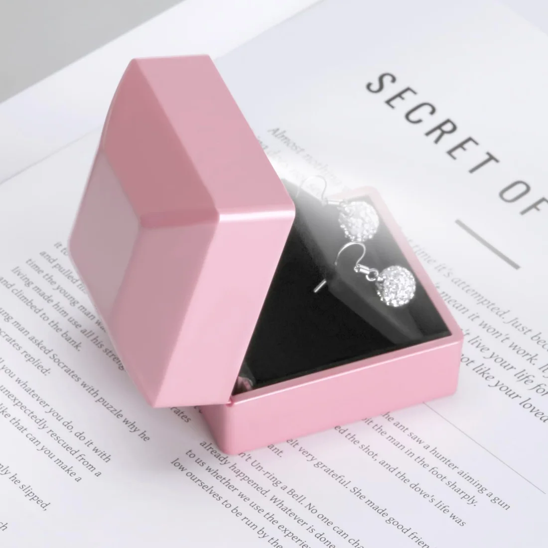 LETURE LED Stud Earring Box in Pink, view 2