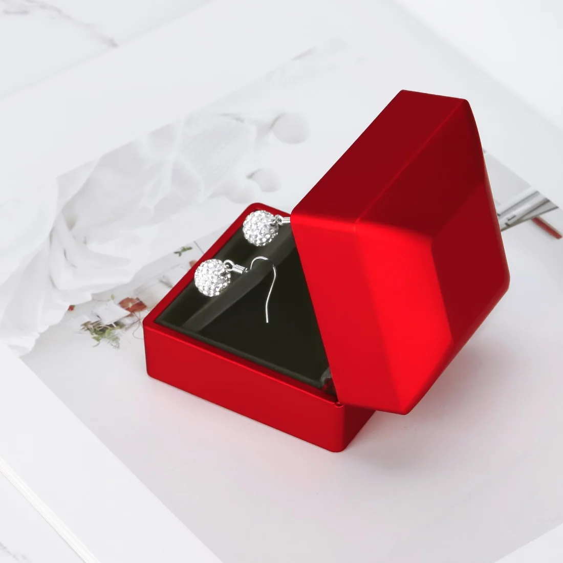 LETURE LED Stud Earring Box in Red, view 2