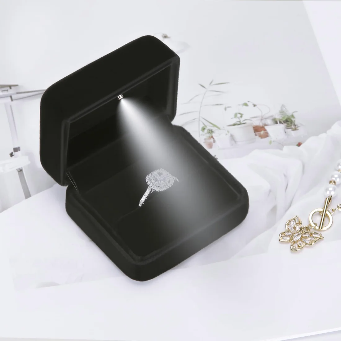 LETURE Metal LED Ring Box in Black, view 4