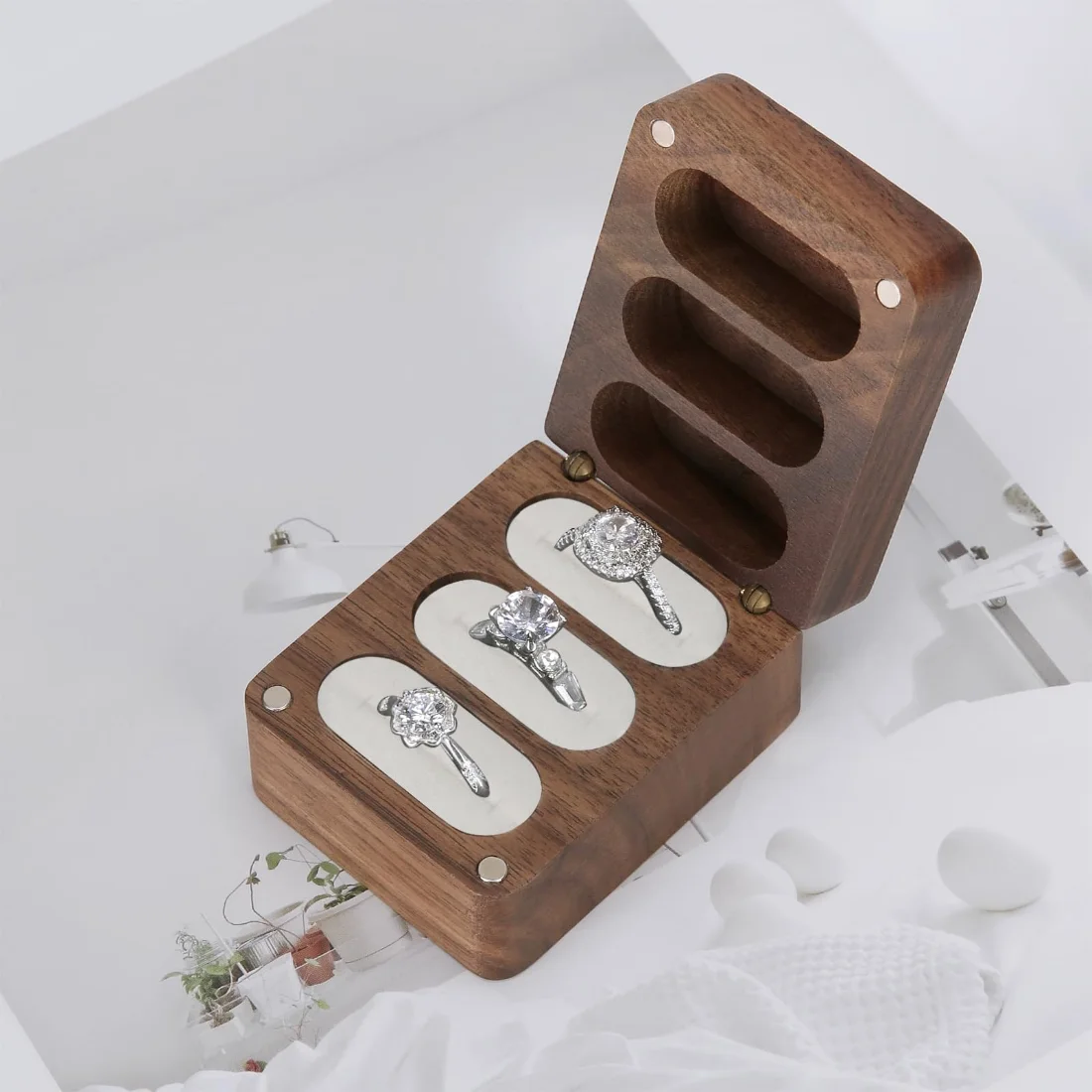 LETURE Wooden 3-Slot Ring Box in White lining, view 4