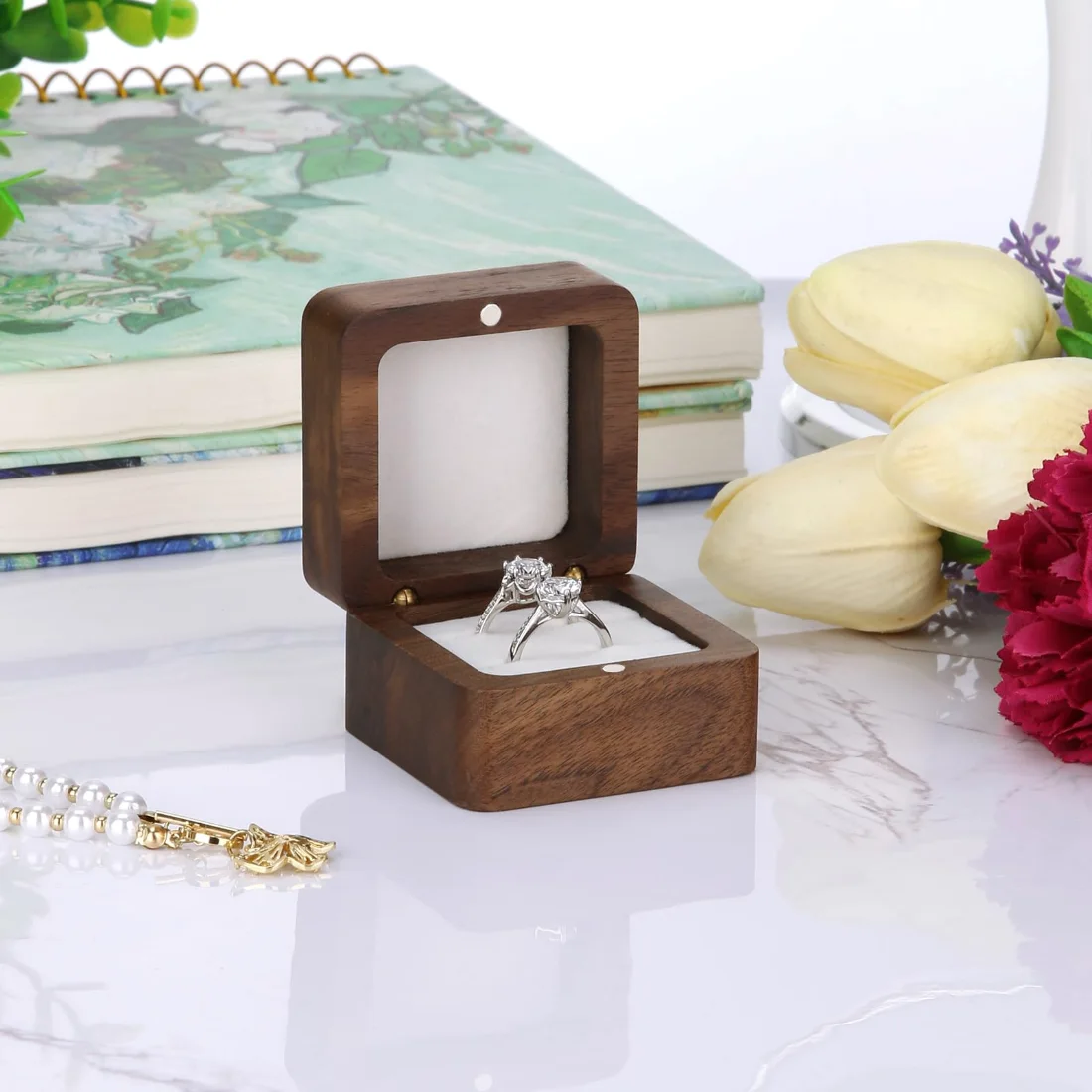 LETURE Wooden Ring Box in White lining, 2 slots, view 4