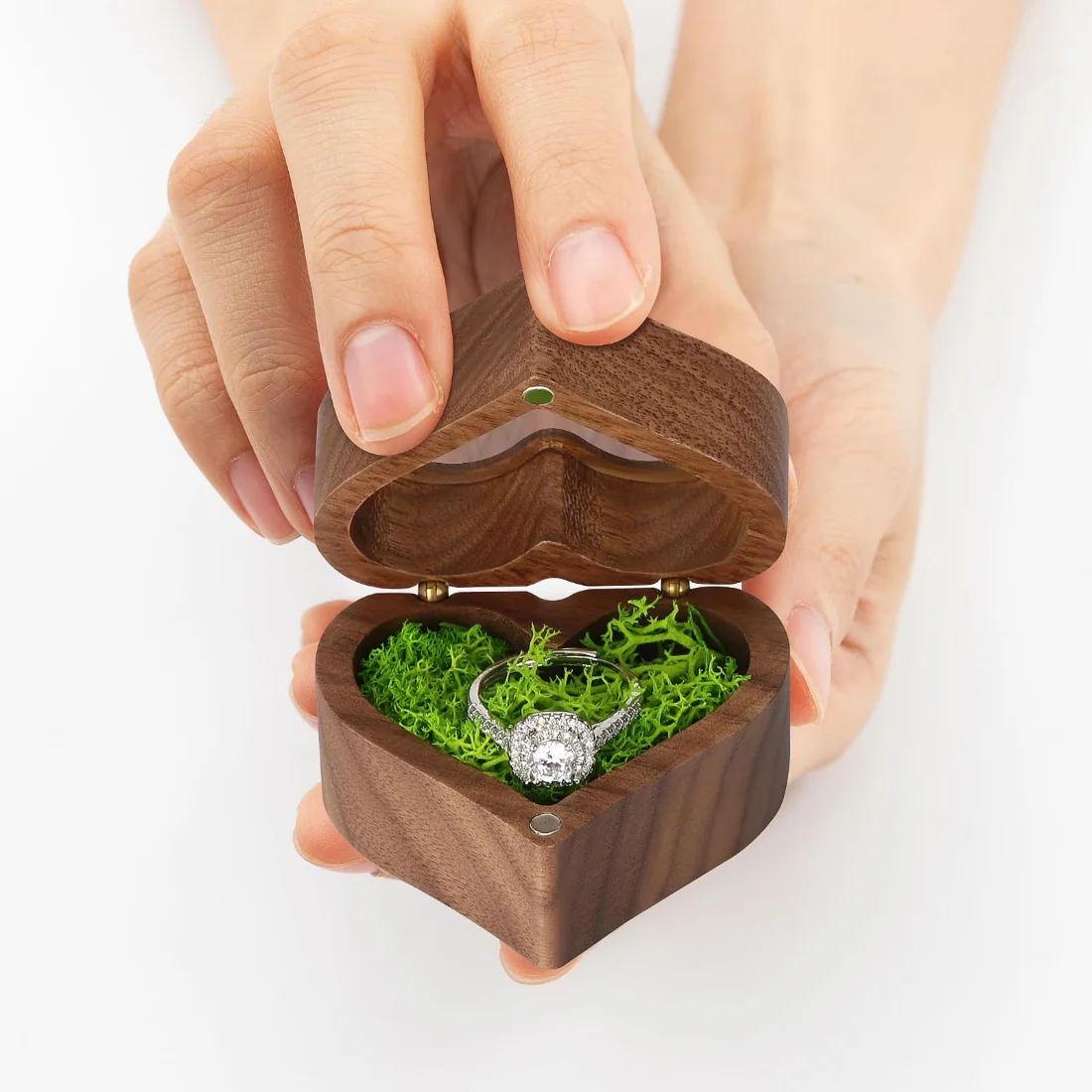 LETURE Wooden Ring Display Box with Clear Lid in Walnut, With moss, view 4